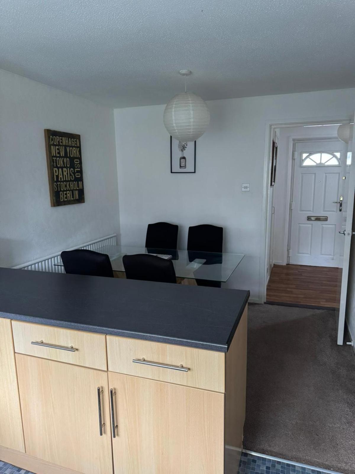 Large 2 Bedroom House Wombridge Bagian luar foto