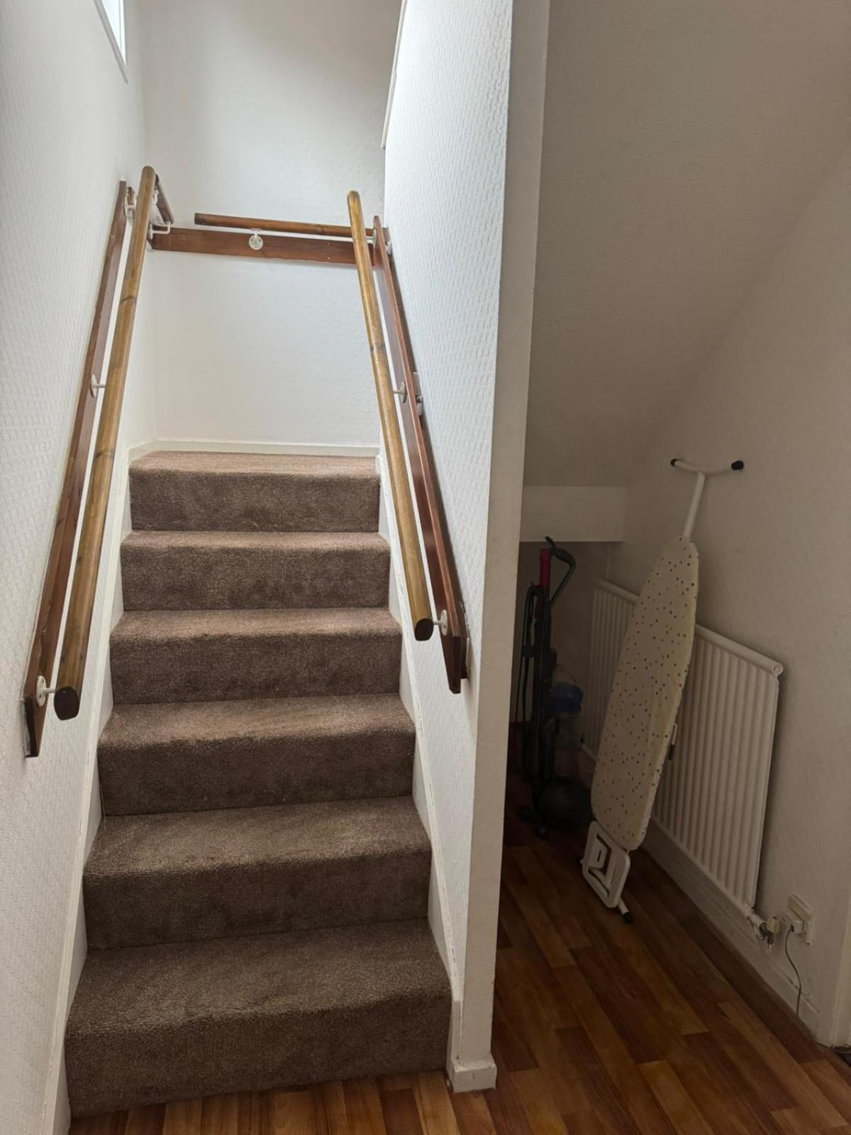 Large 2 Bedroom House Wombridge Bagian luar foto