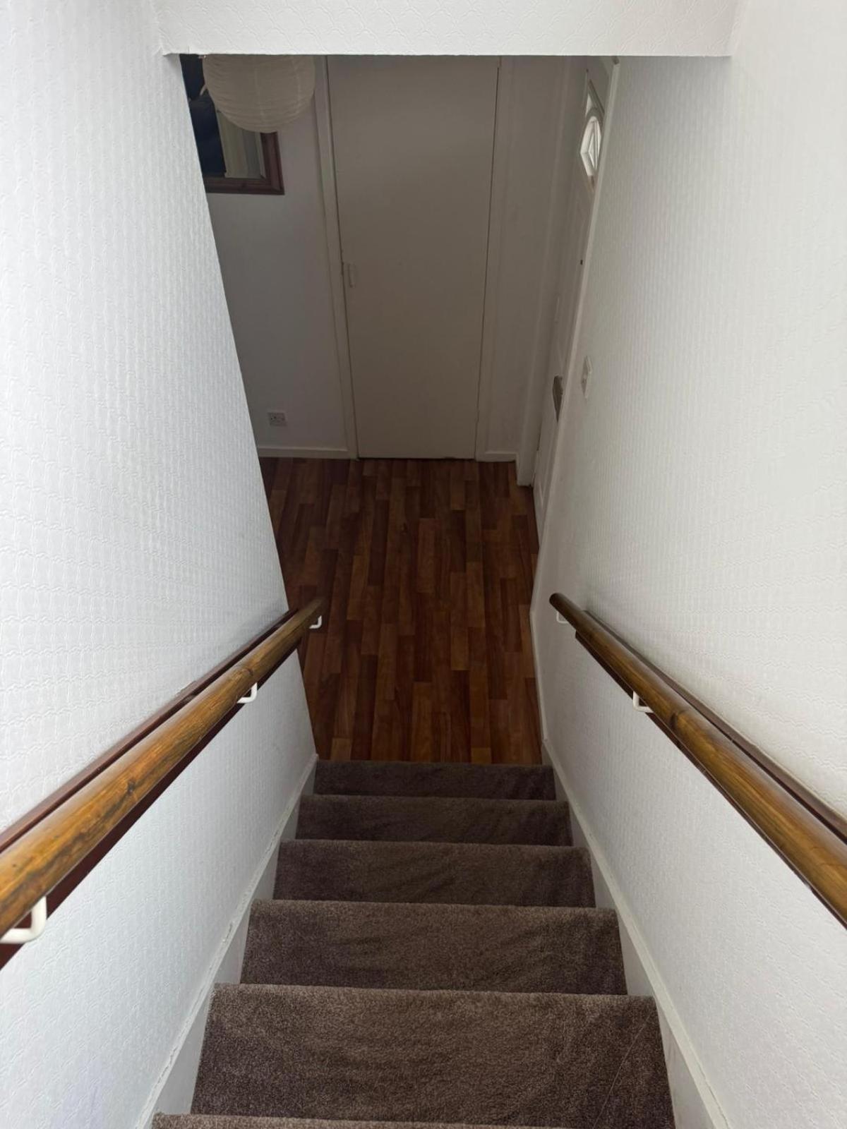 Large 2 Bedroom House Wombridge Bagian luar foto