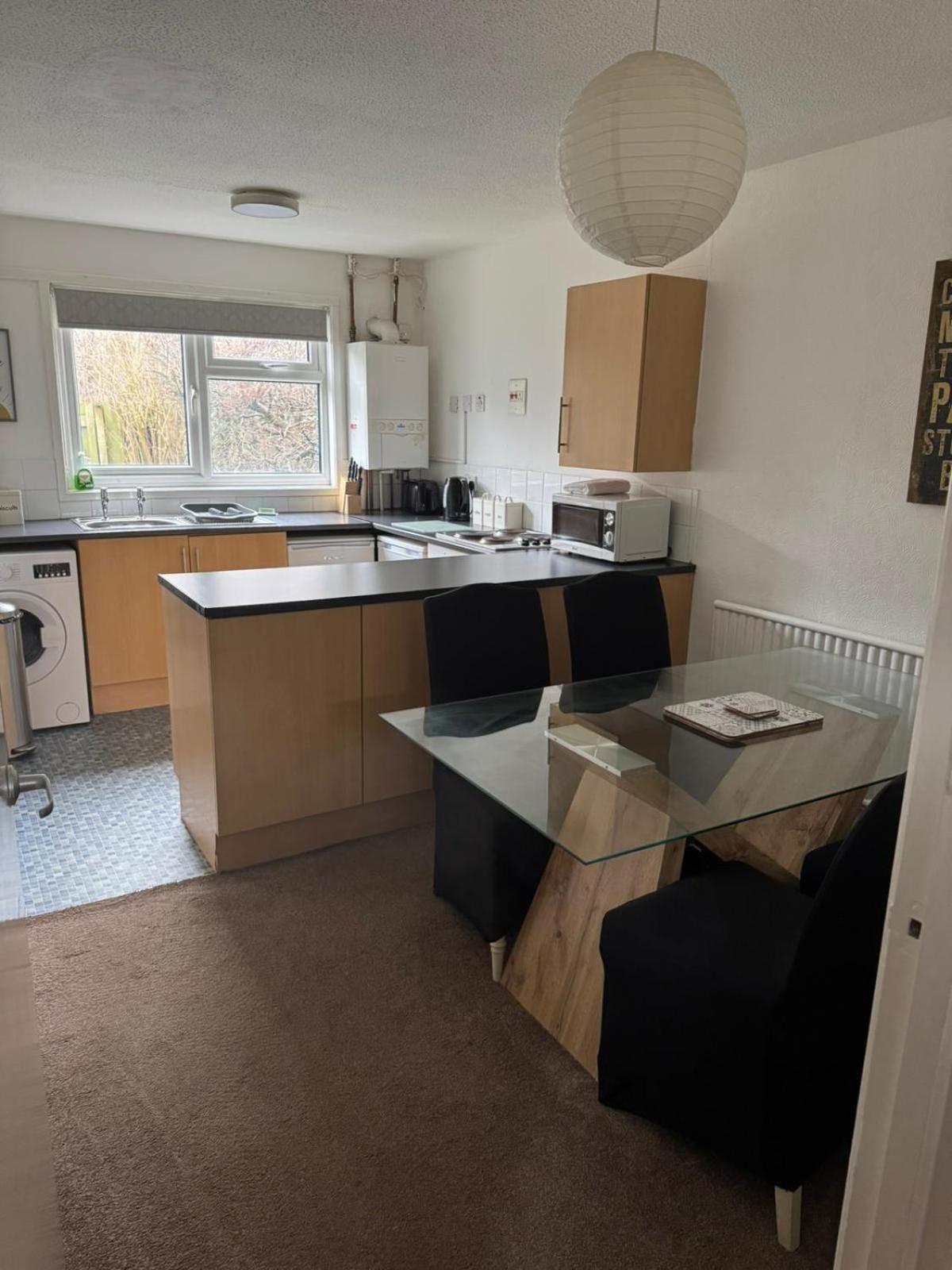 Large 2 Bedroom House Wombridge Bagian luar foto