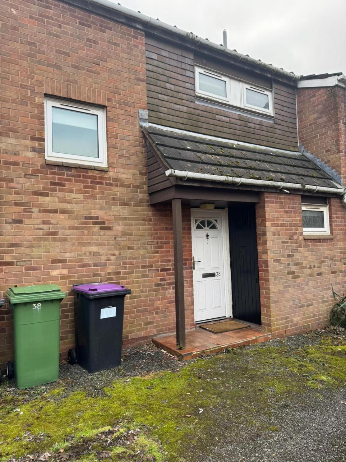 Large 2 Bedroom House Wombridge Bagian luar foto